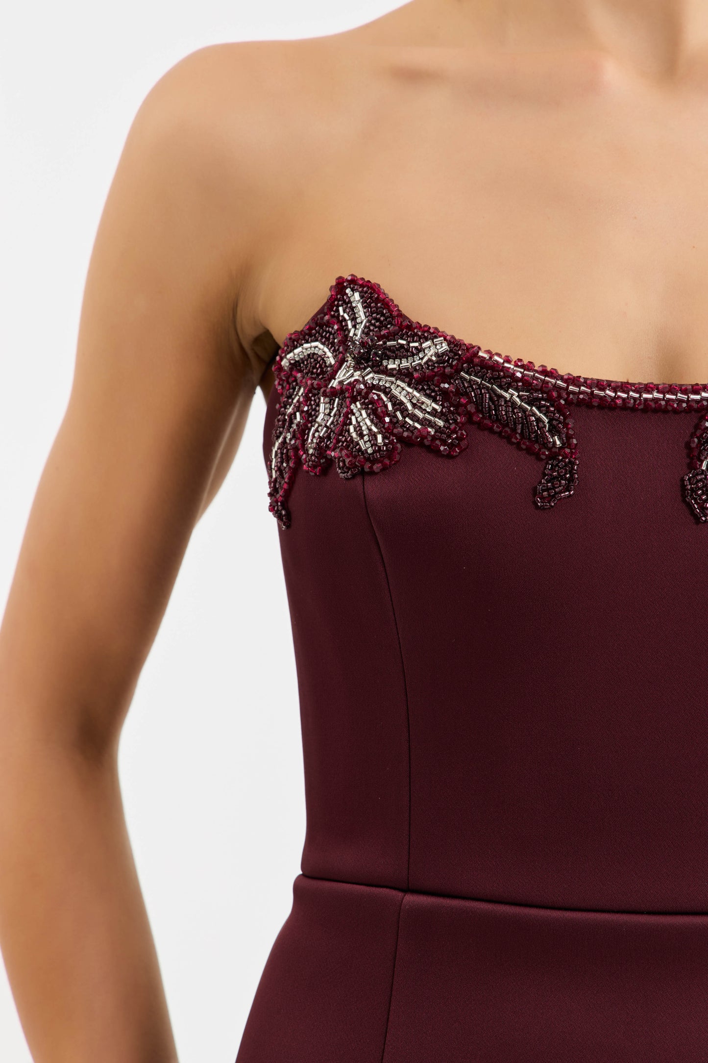 31_ALORA+STRAPLESS+GOWN_2504-1425_WINE_1151_1