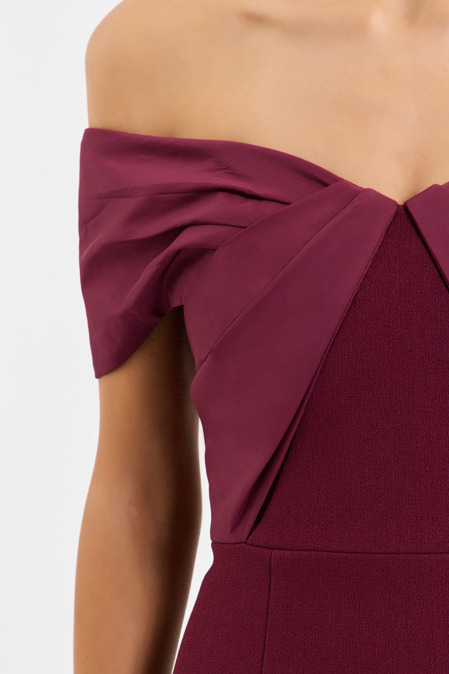 CAVA+OS+GOWN_2601-1368_WINE_FABRIC1_1