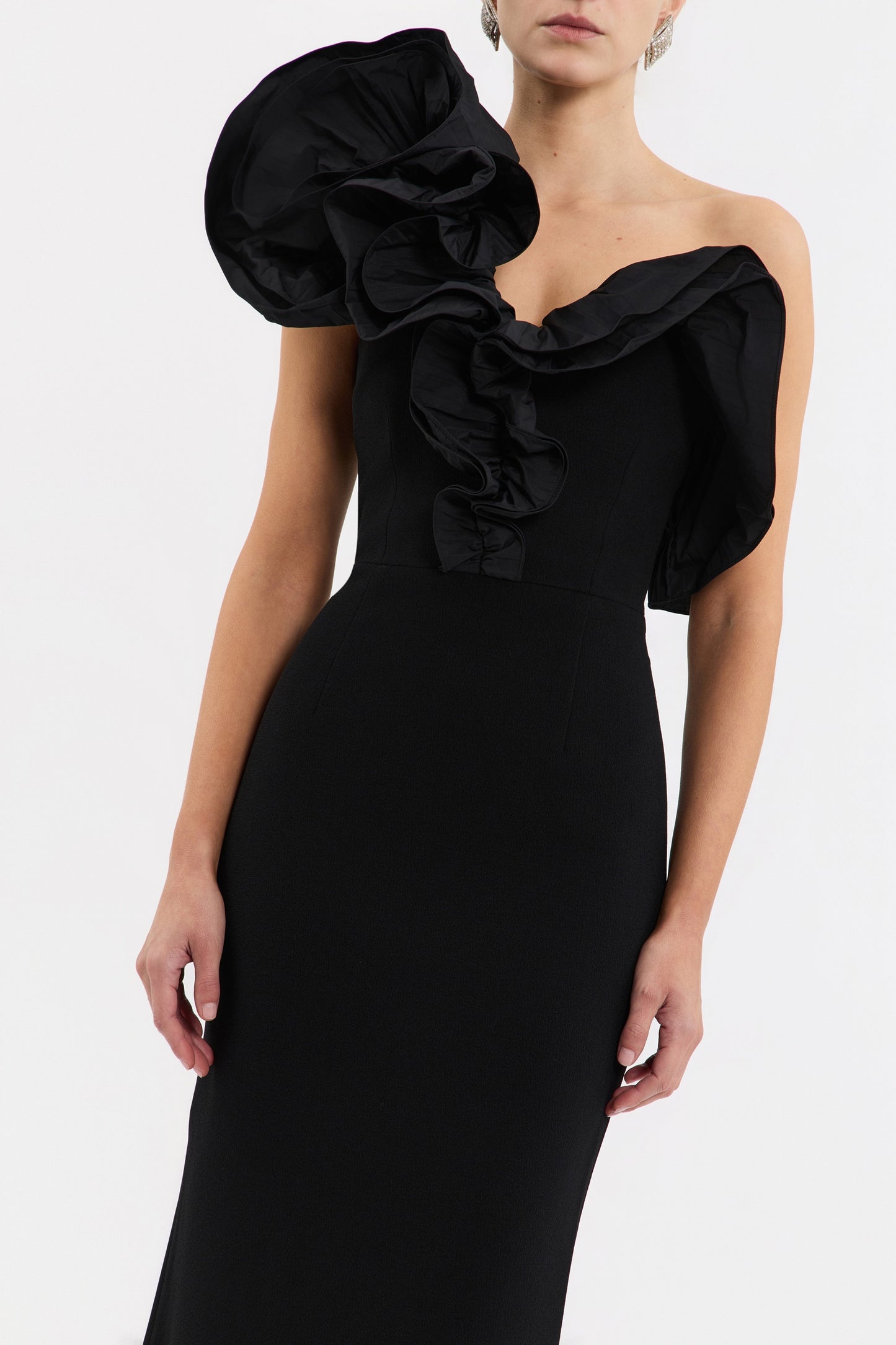 ELLA+GOWN_2503-1603_BLACK_FEATURE_1