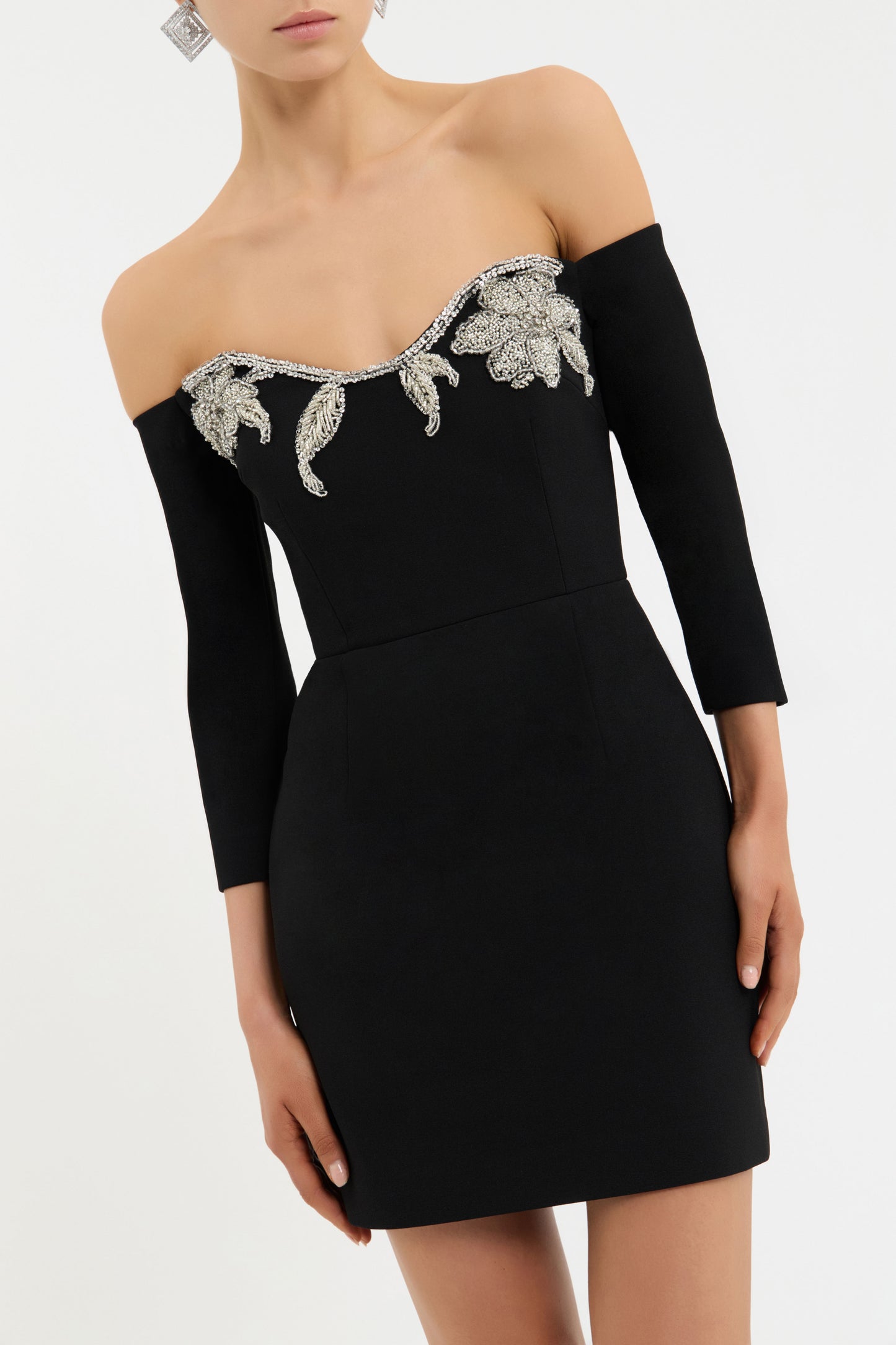 ELLERIE+MINI_2504-1573_BLK_FEATURE+1_1