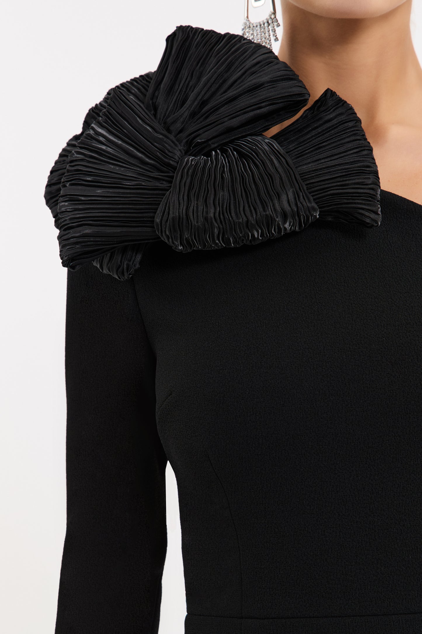 EVOLET-GOWN_2601-1468_BLACK_1469_1