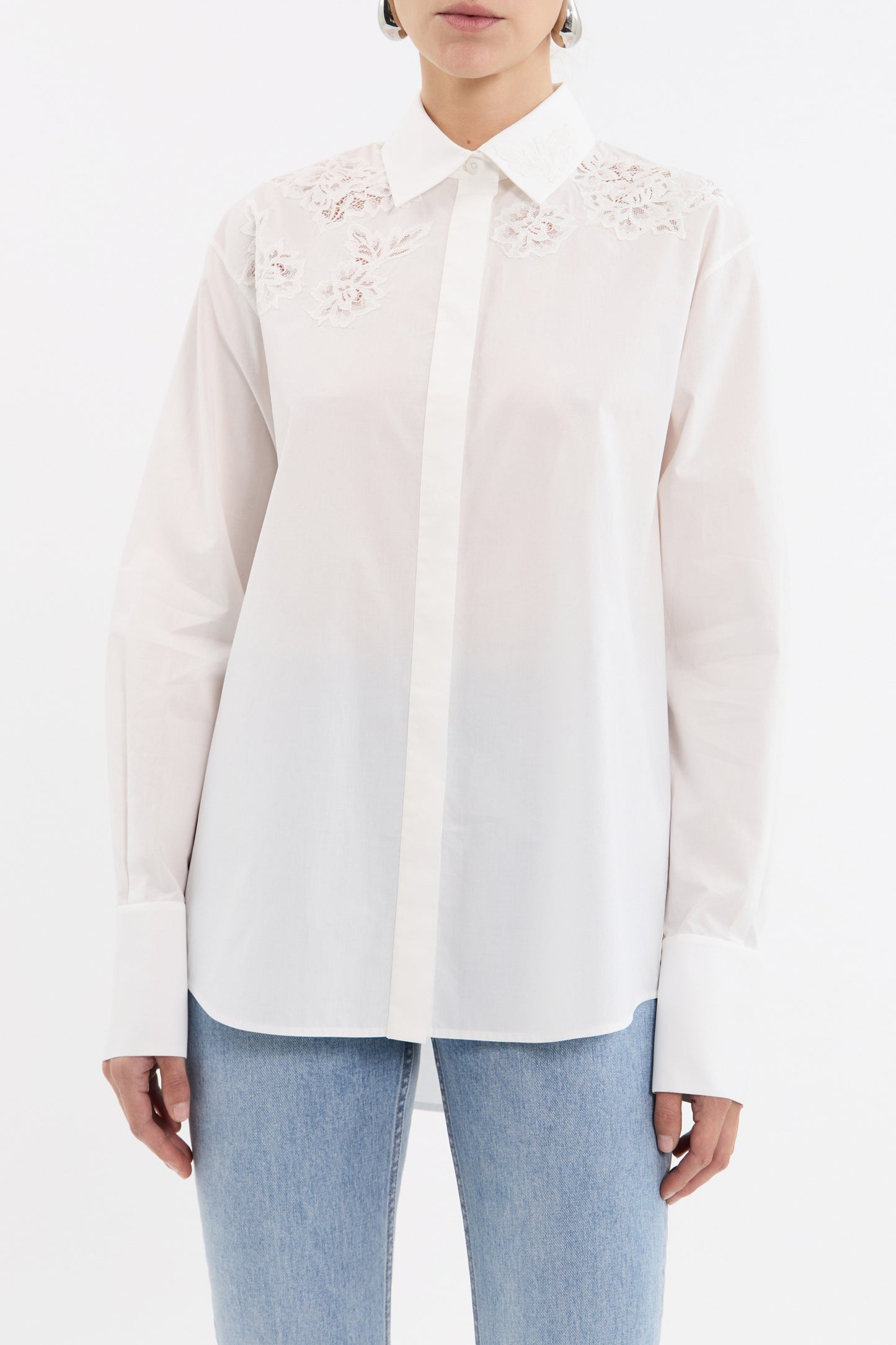 JOVIE+TOP_2503-2635_WHITE_FEATURE_1