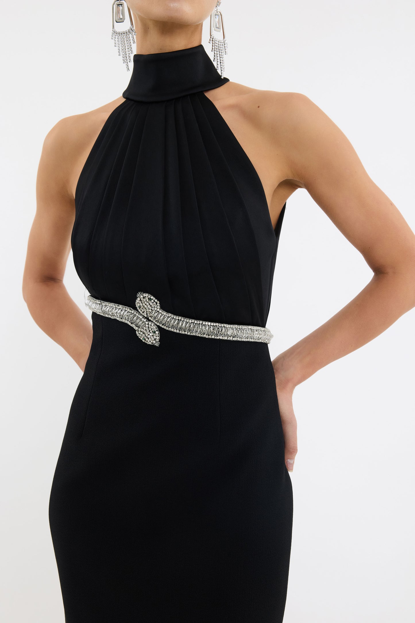 LILITH+GOWN_2504-1258_BLK_FEATURE_1