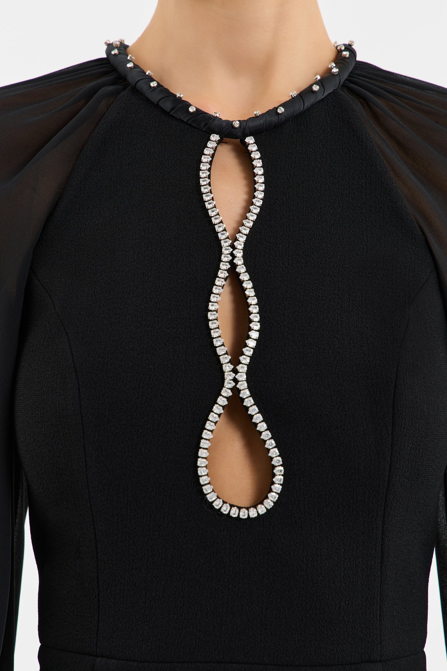 LIVIA+LS+GOWN_2601-1546_BLACK_FABRIC_1