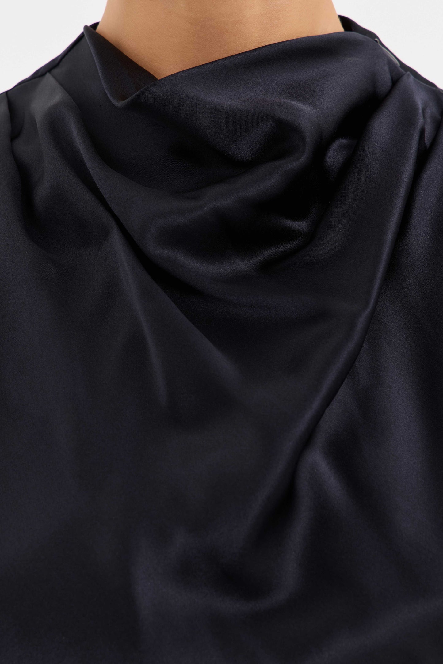 MONTAGUE-TOP_2601-2645_NAVY_0000_1