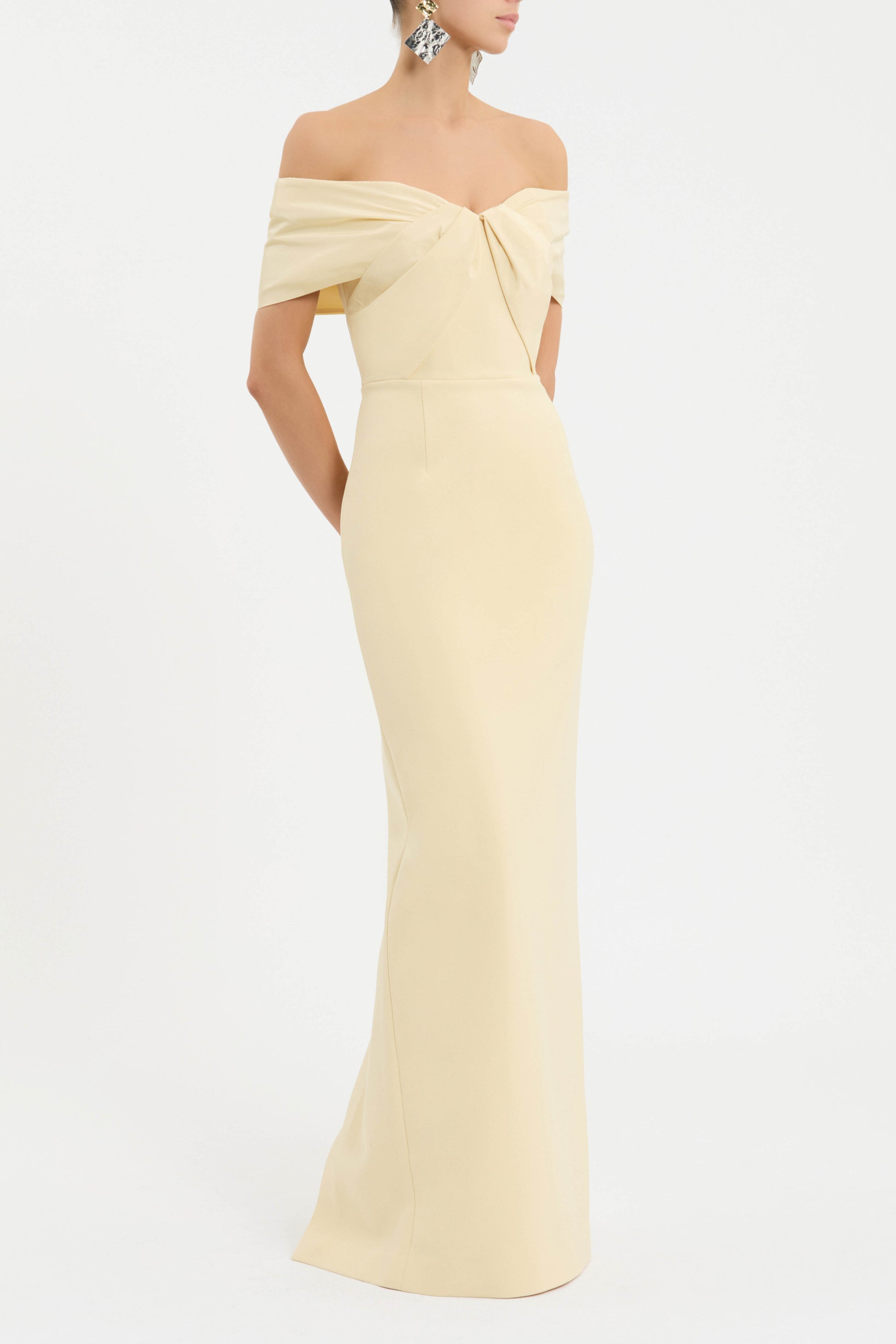 AUBRIELLA+GOWN_2504-1368_YELP_SIDE_1