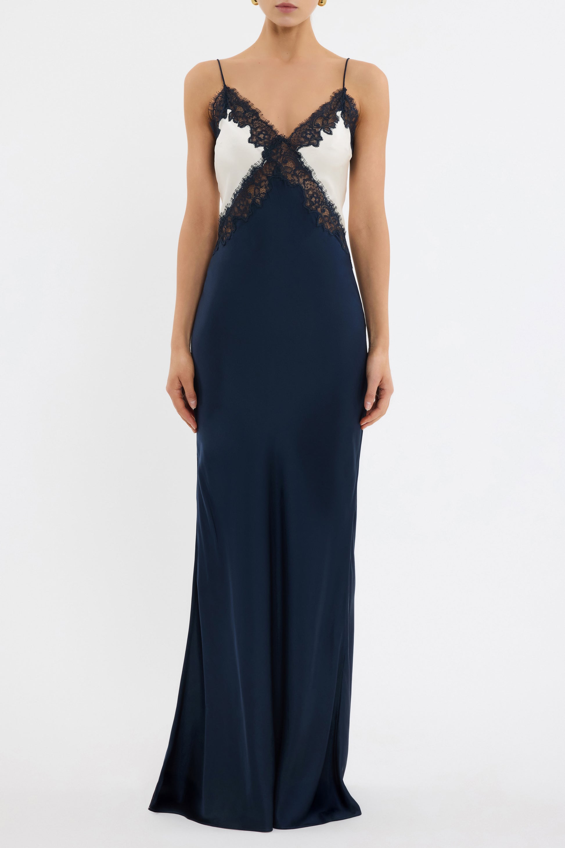AUMOE+MAXI_2504-1306_NVYD_FRONT_1