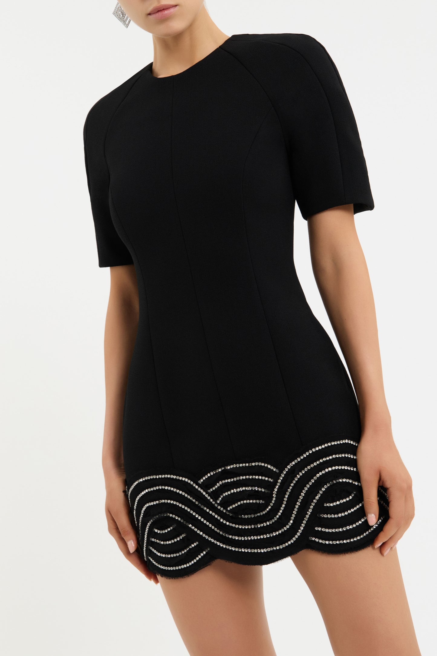 BELLATRIX+PUFF+SLEEVE+MINI_2504-1270_BLK_FEATURE+1_1