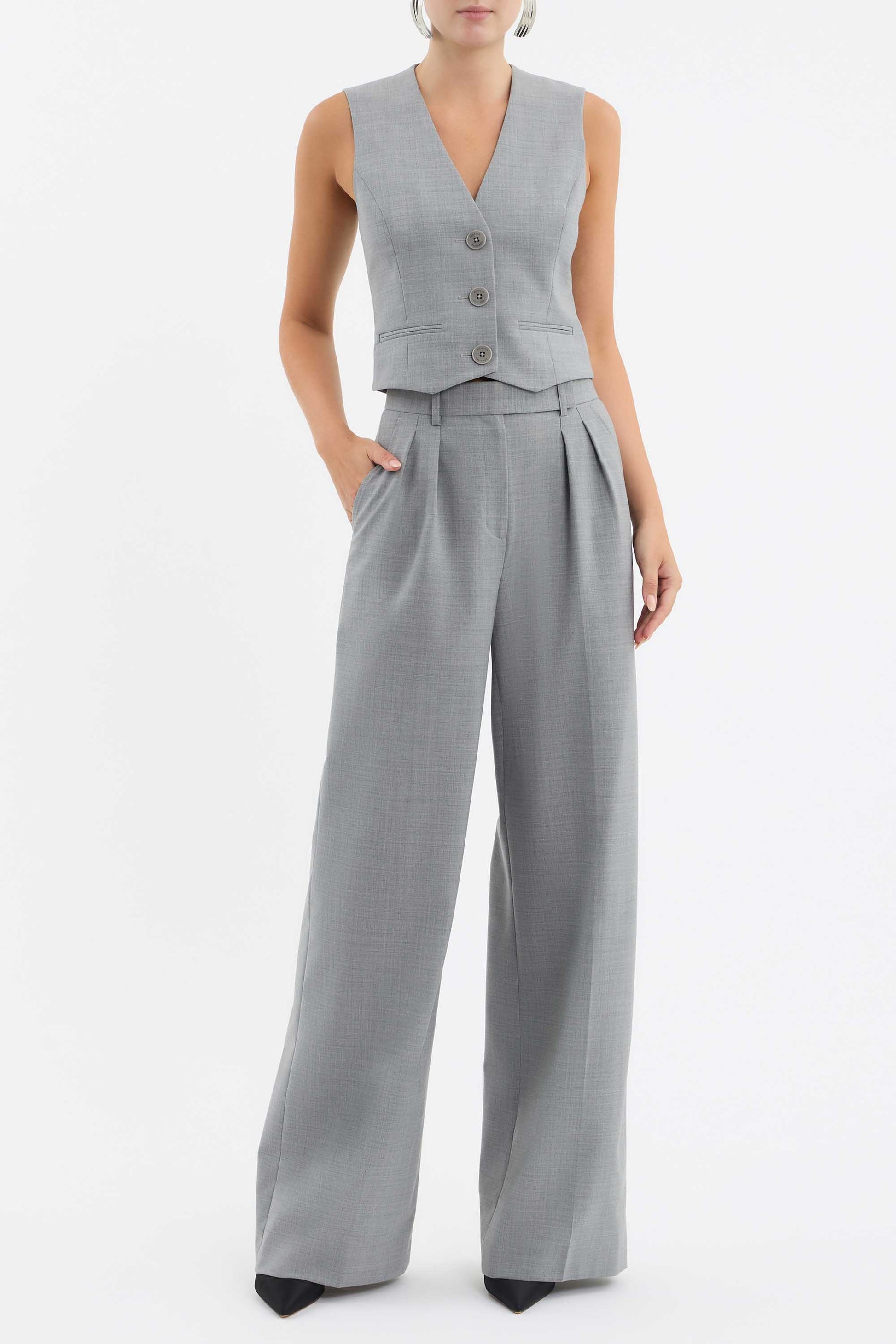 BENOIT+VEST_RVAS-4276_GREY_FRONT.jpg