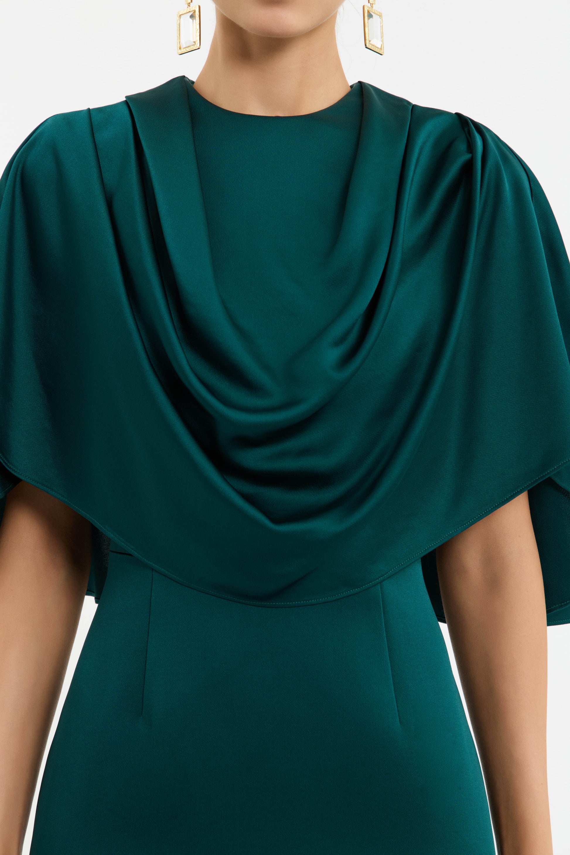 Ellerie Cape Gown Rebecca Vallance Ellerie Cape Gown Rebecca Vallance