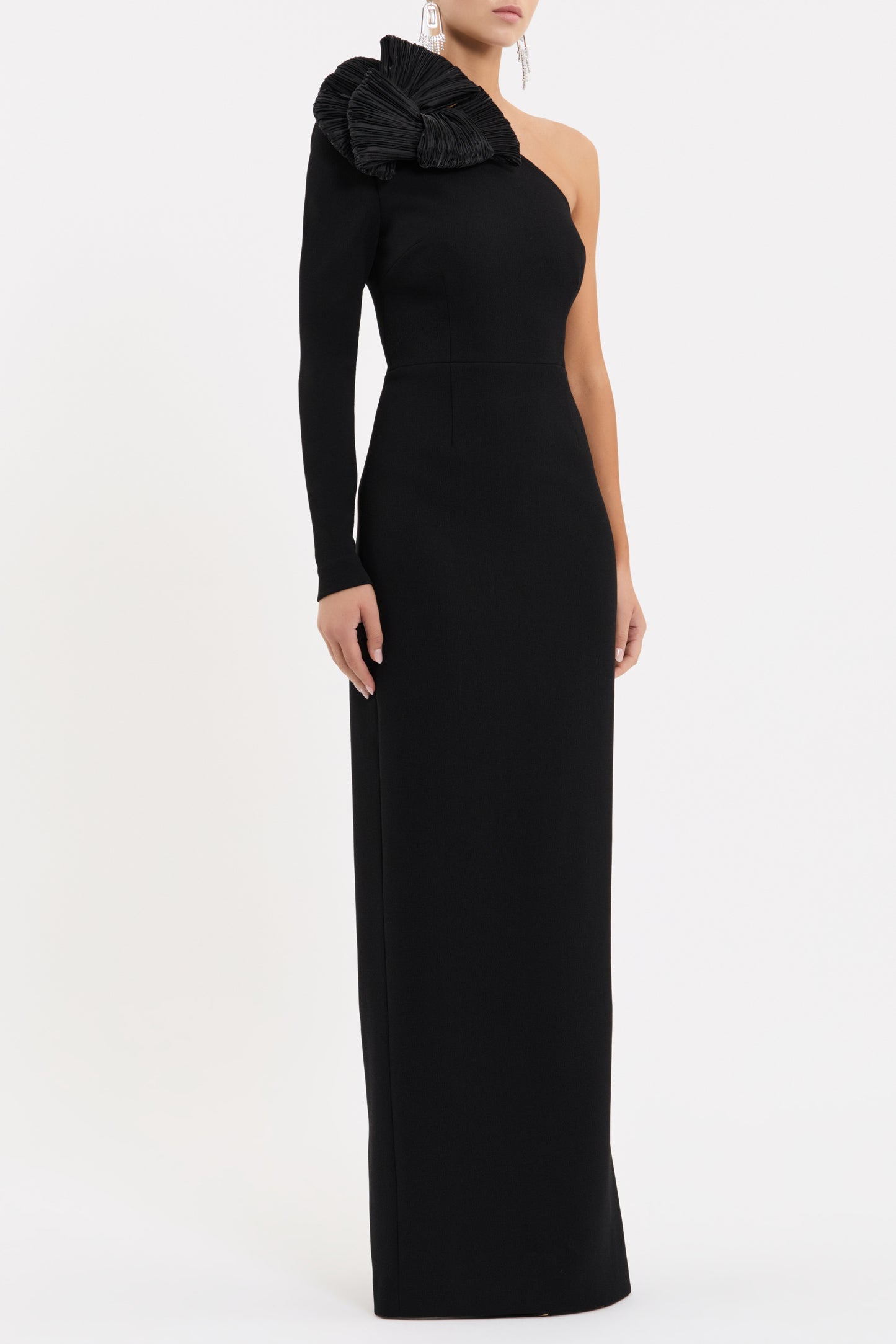 EVOLET-GOWN_2601-1468_BLACK_1457_1