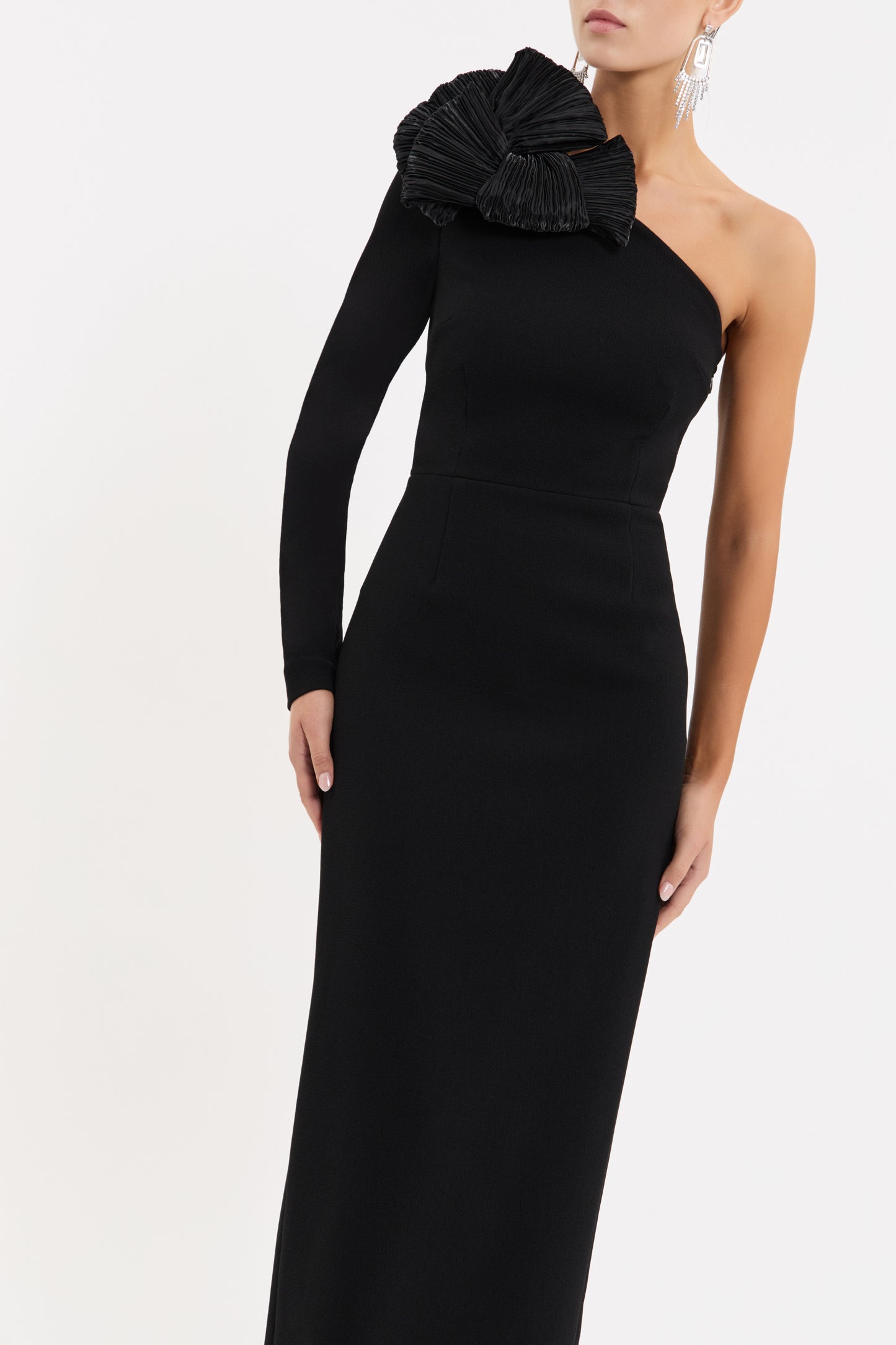 EVOLET-GOWN_2601-1468_BLACK_1466_1