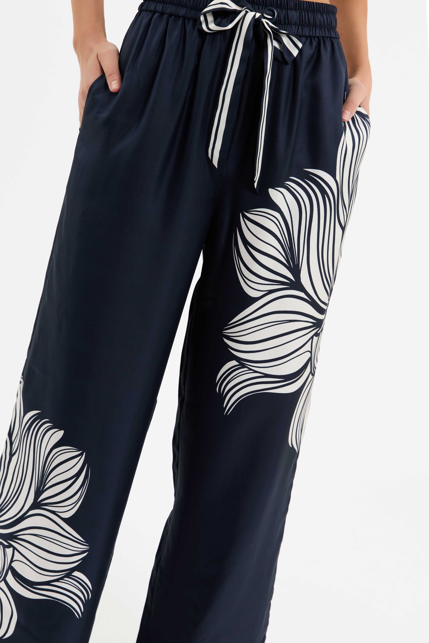 LALISA+PANT_2601-5354_PRINT_1966_1