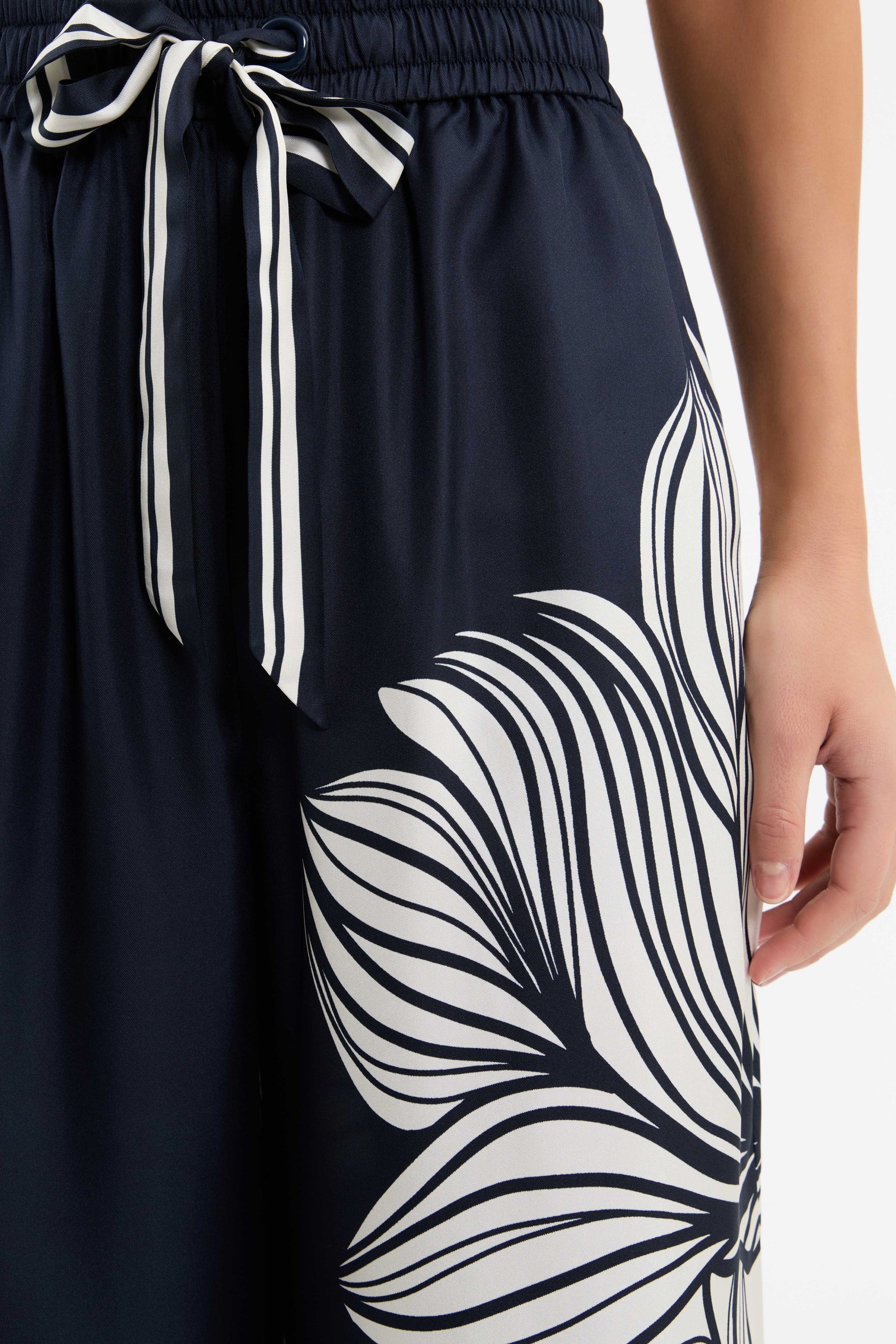 LALISA+PANT_2601-5354_PRINT_1974_1