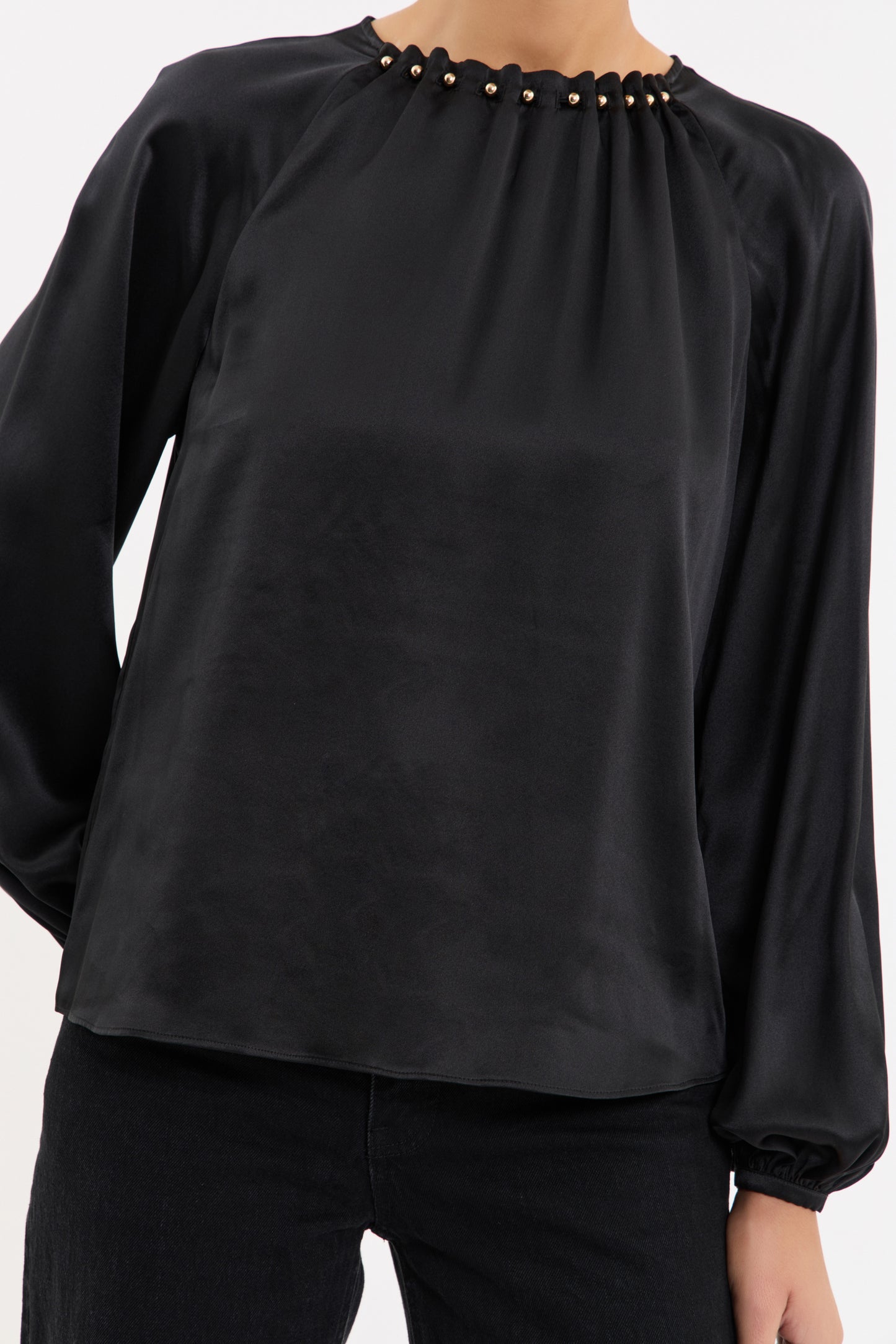 LAVINIA-BLOUSE_2601-2690_BLACK_1106_1