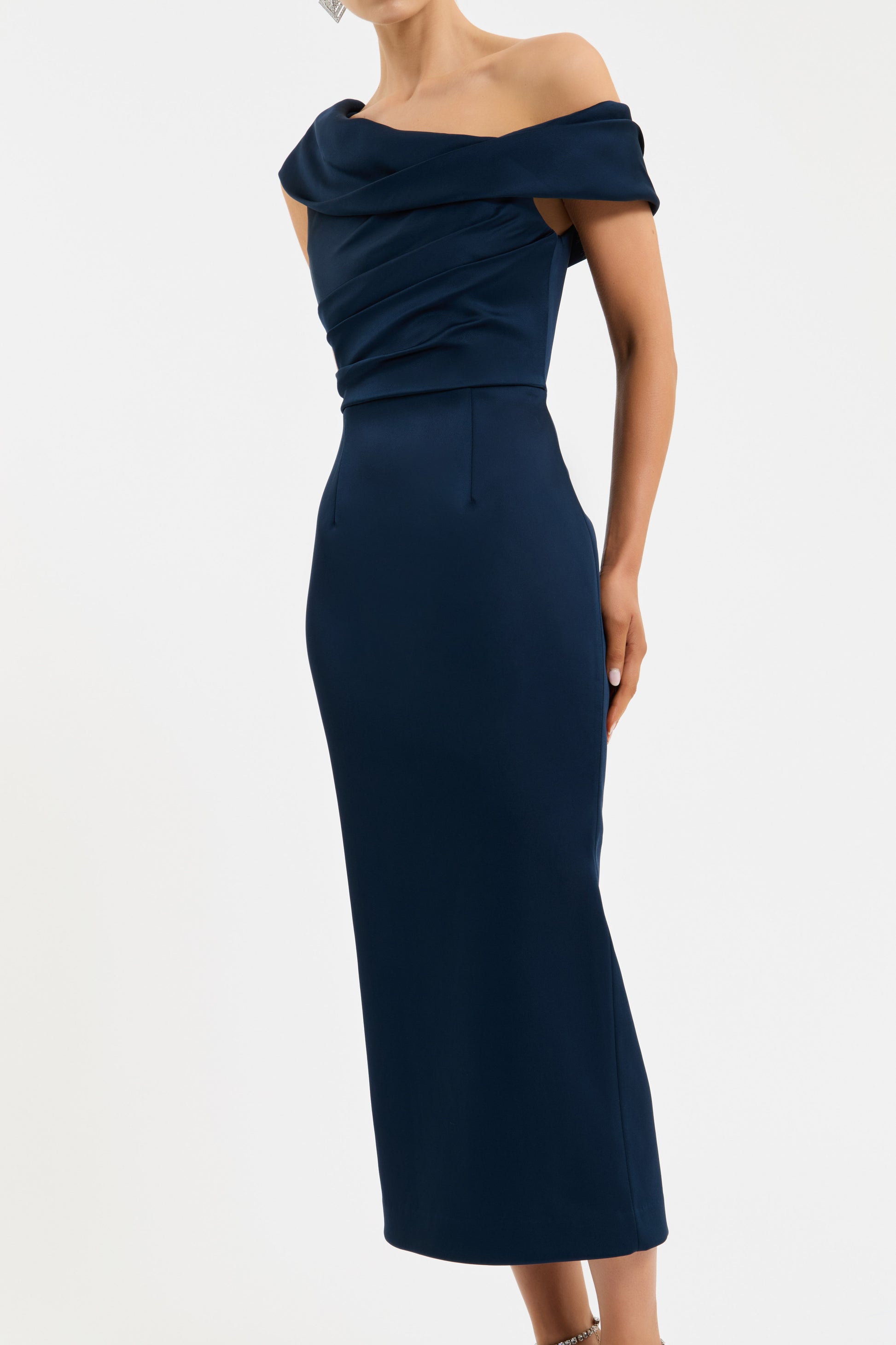LESSA+MIDI_RVBR-1456_NAVY_FEATURE_1