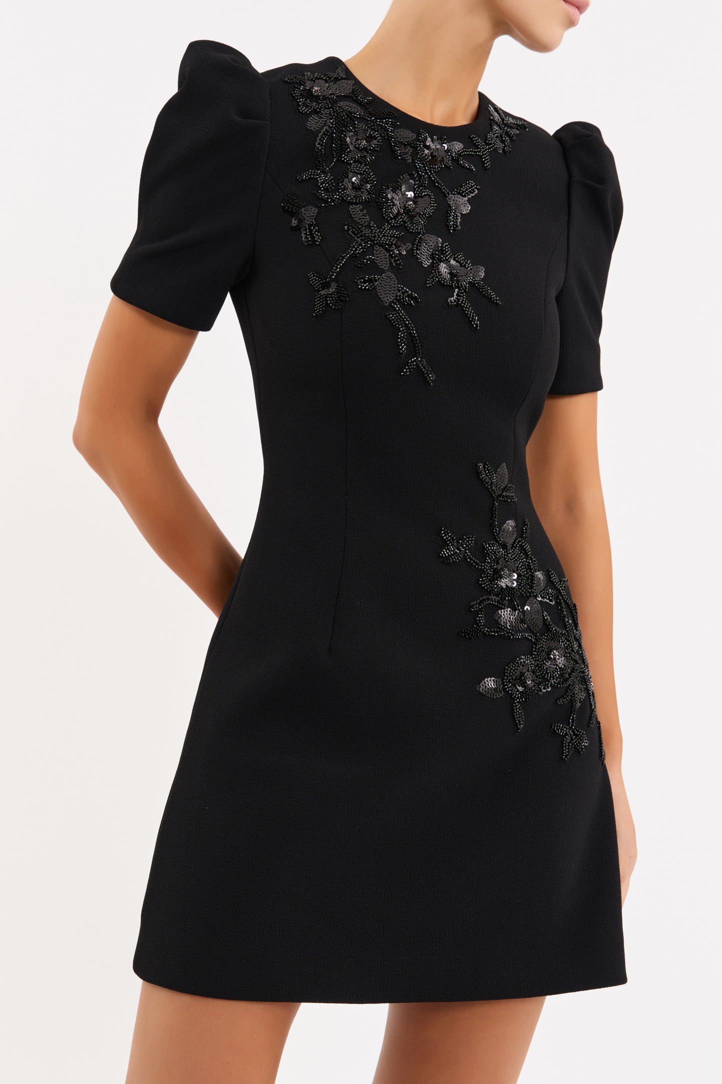 LIVIA-MINI_2601-1472_BLACK_0025_1