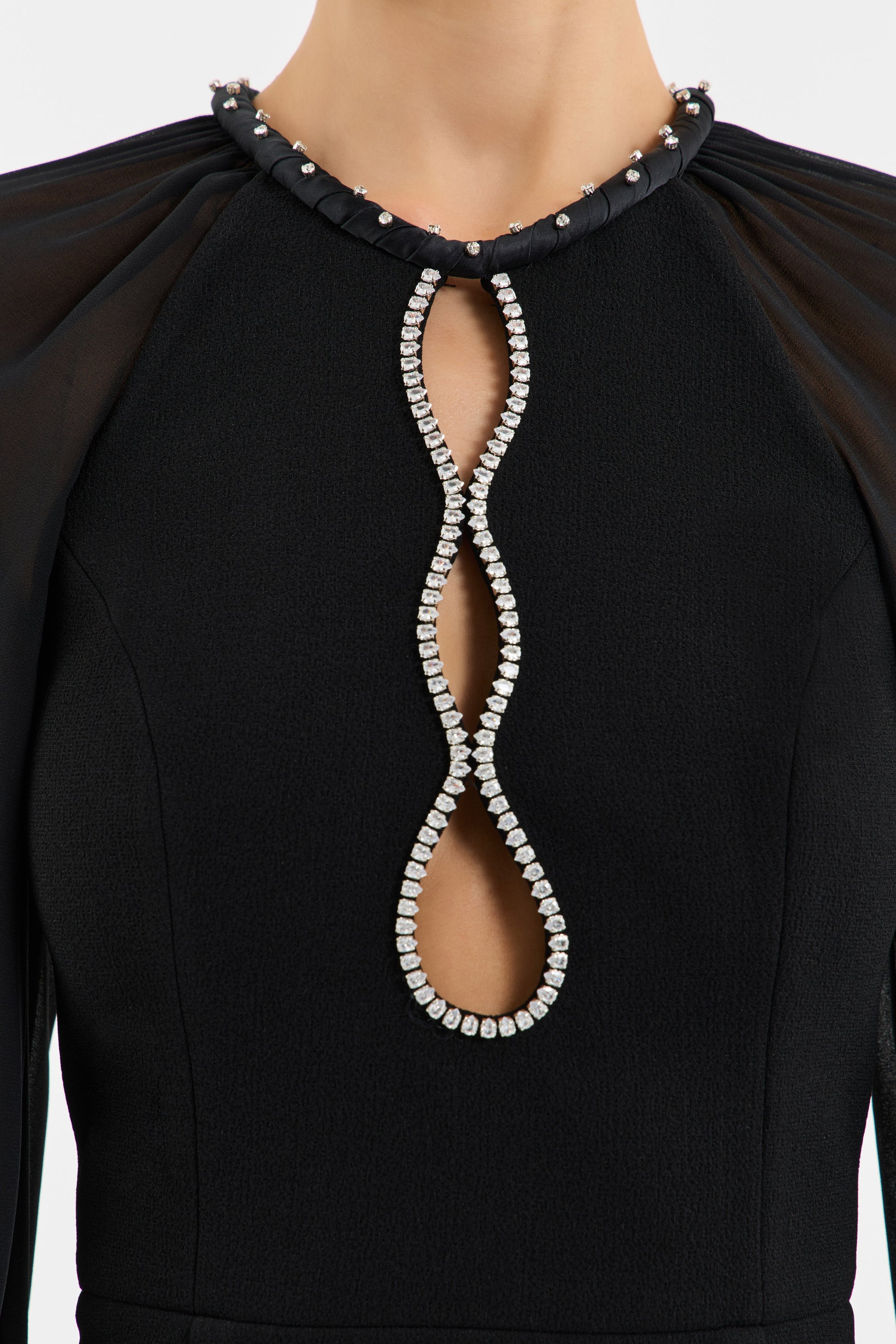 LIVIA+LS+GOWN_2601-1546_BLACK_FABRIC_1
