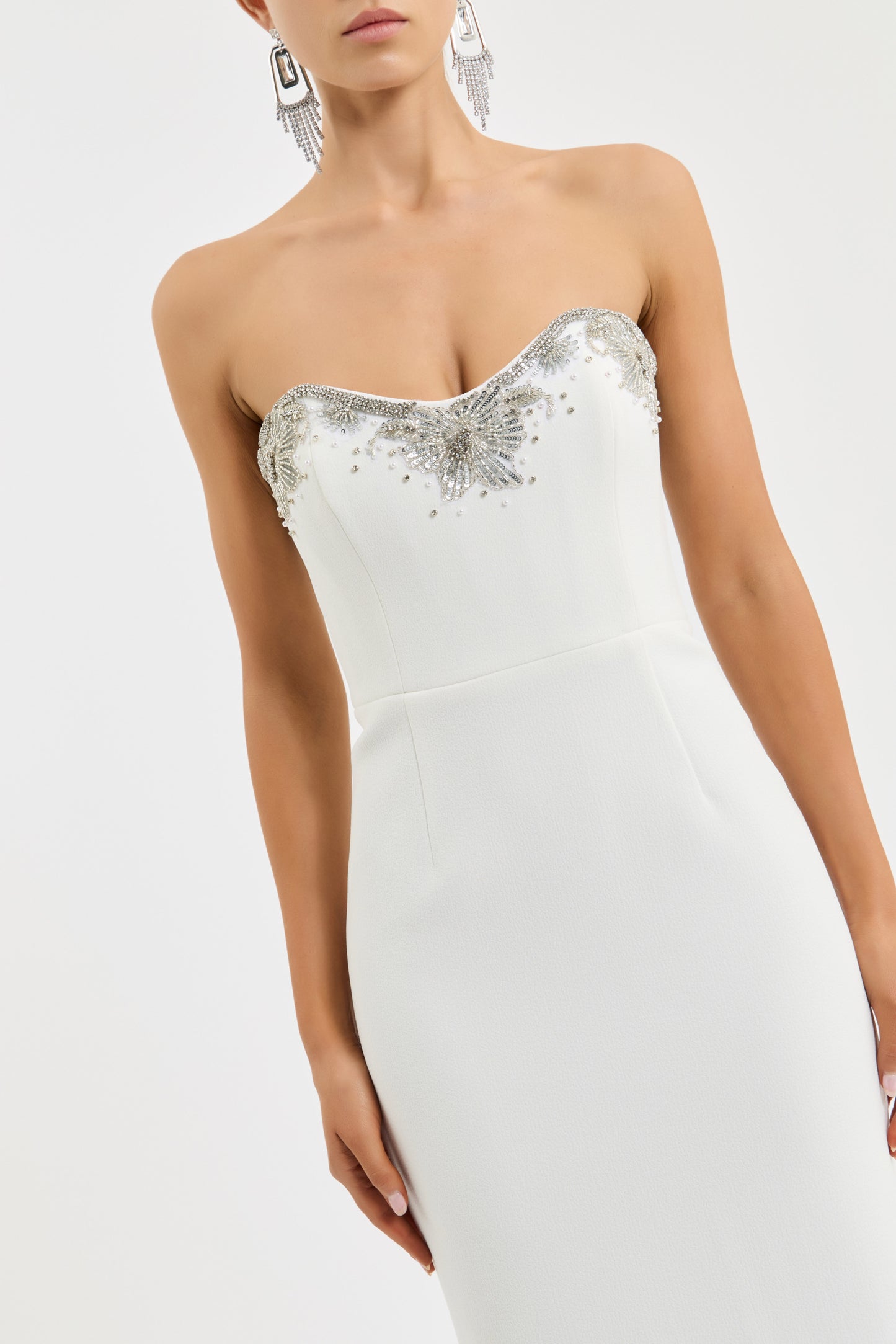 MELVA+STRAPLESS+GOWN_RVBR-1448_IVORY_FEATURE_1