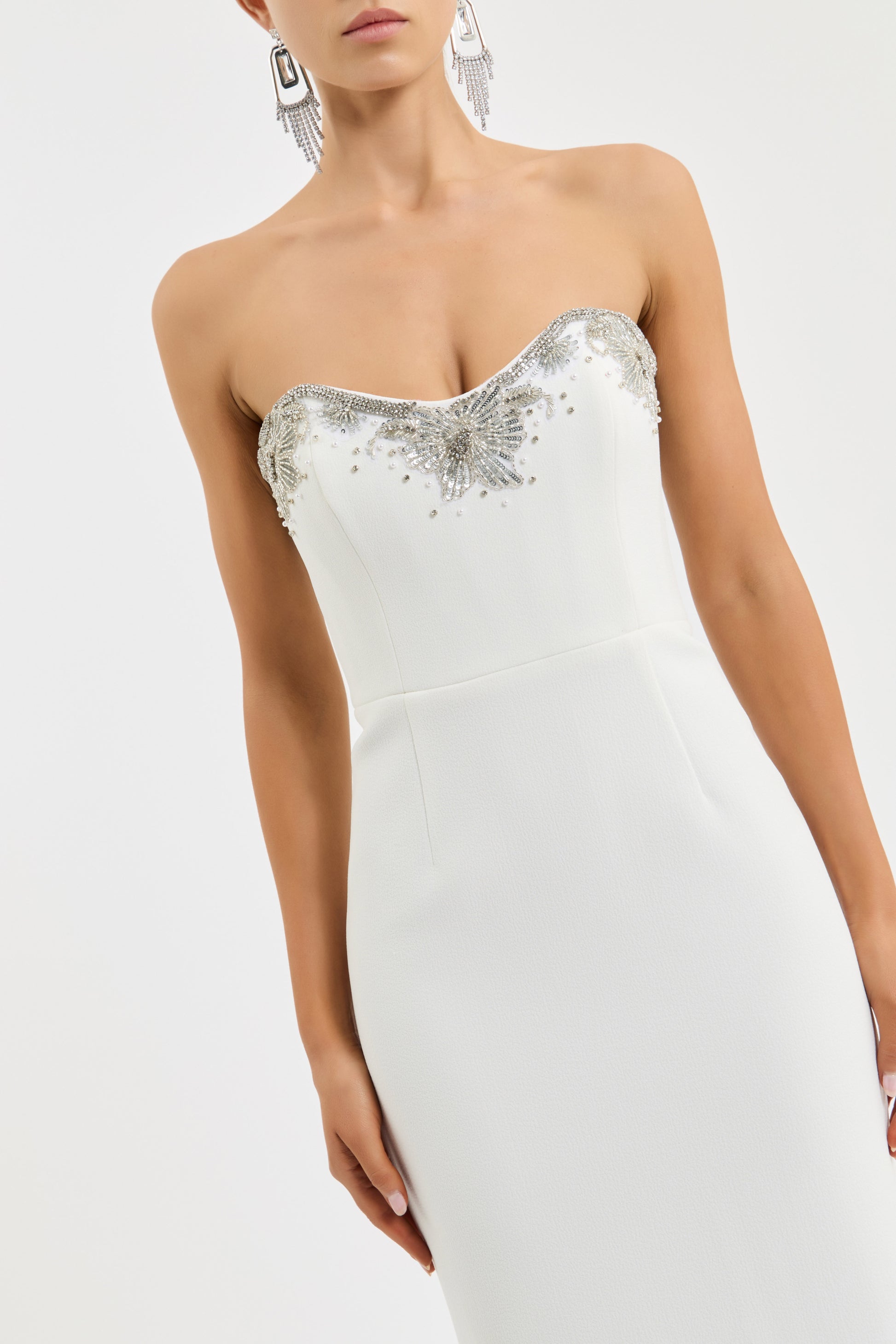 MELVA+STRAPLESS+GOWN_RVBR-1448_IVORY_FEATURE_1