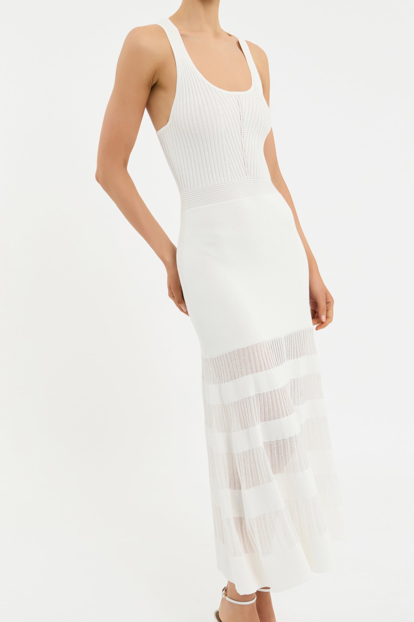 REIGN+MIDI_2504-1307_WHT_FEATURE+1_1