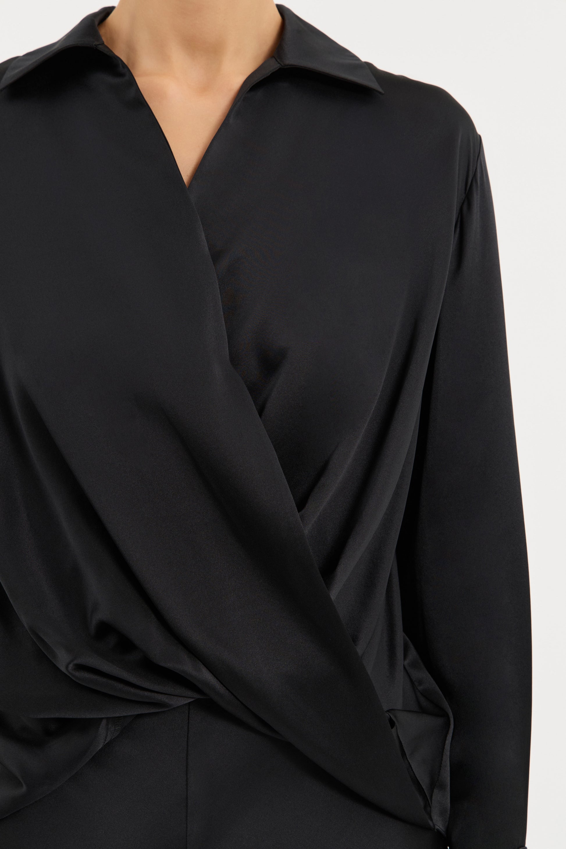 SERENE-BLOUSE_2602-2706_BLACK_1932_1