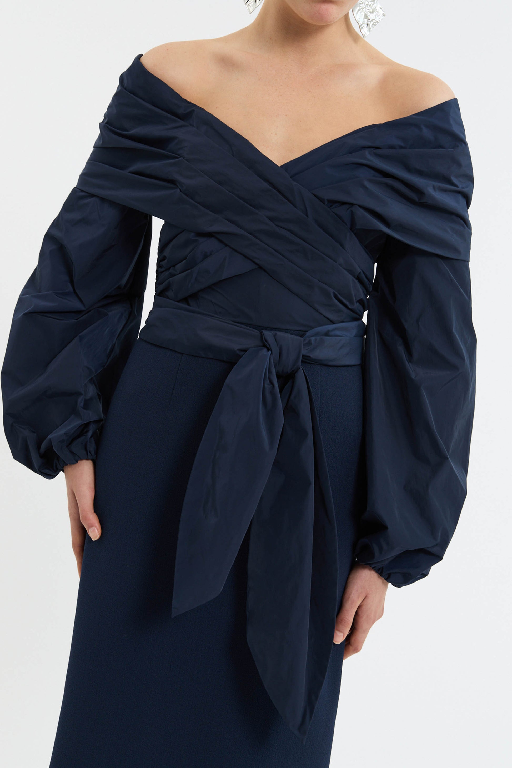 SIBYLLA+GOWN_RVBR-1193_NAVY_FEATURE_1