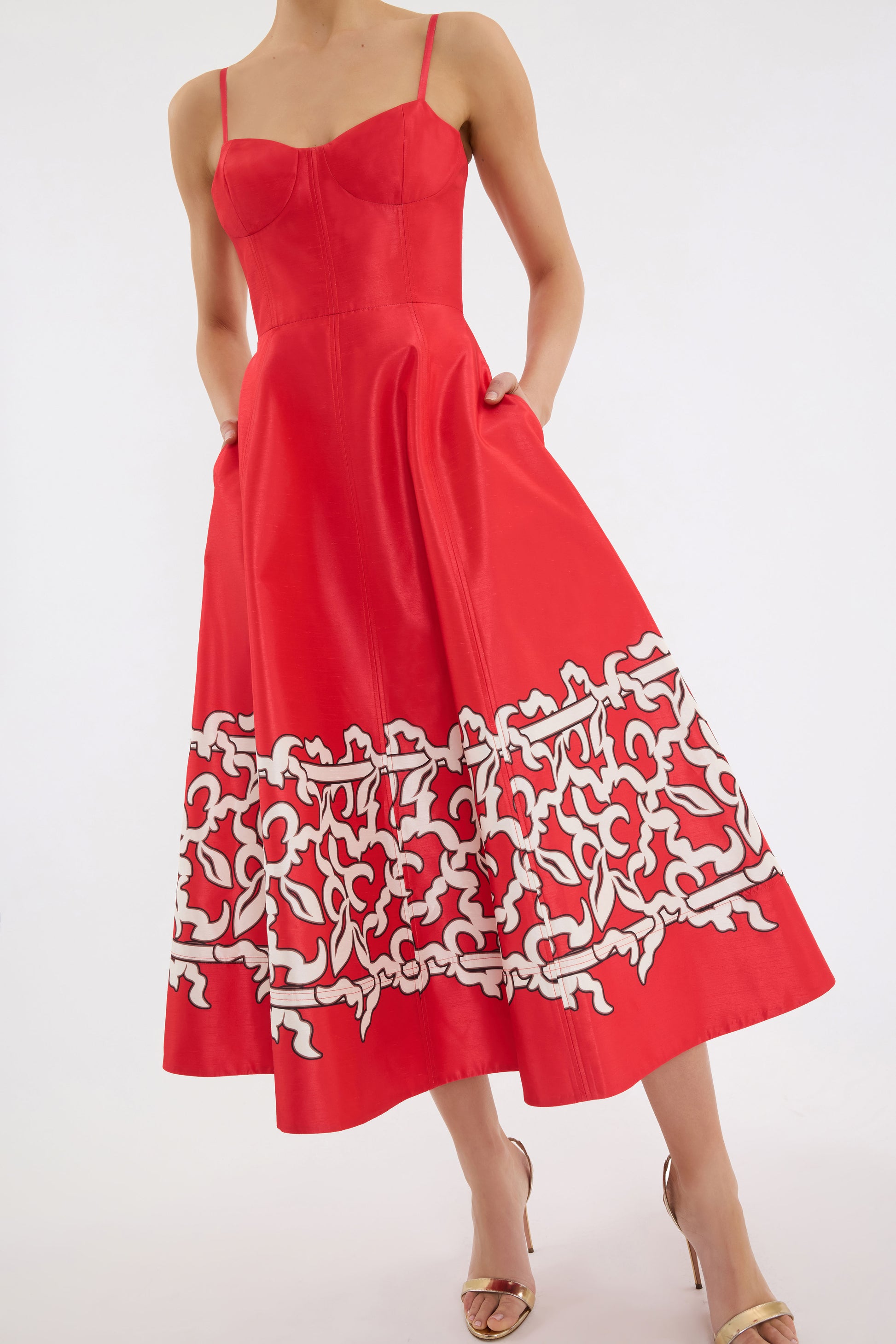 SUNDIA+MIDI_2504-1335_REDM_2408_1