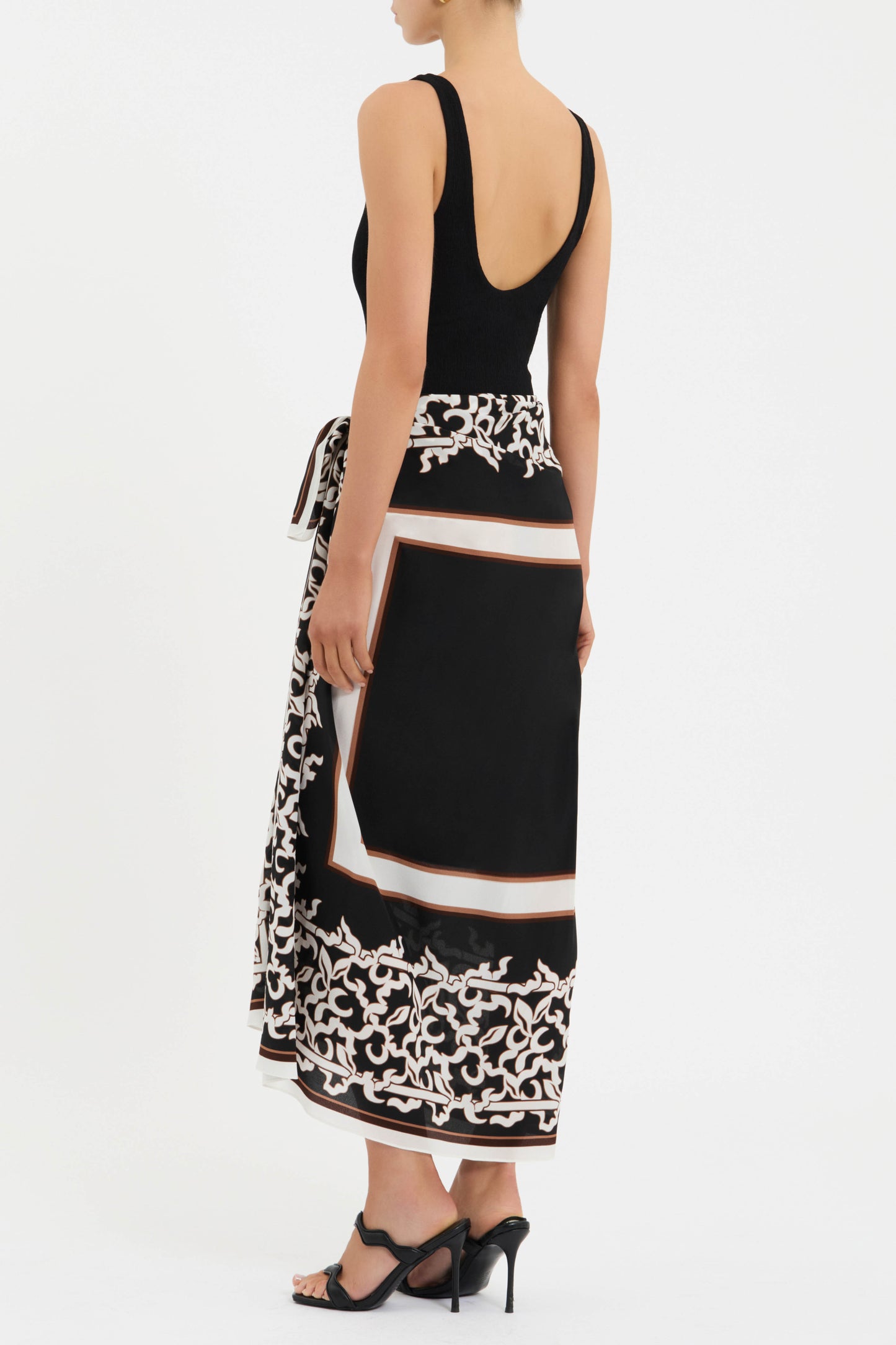 SUNDIA+SARRONG_2504-7047_PRINT_BACK_1