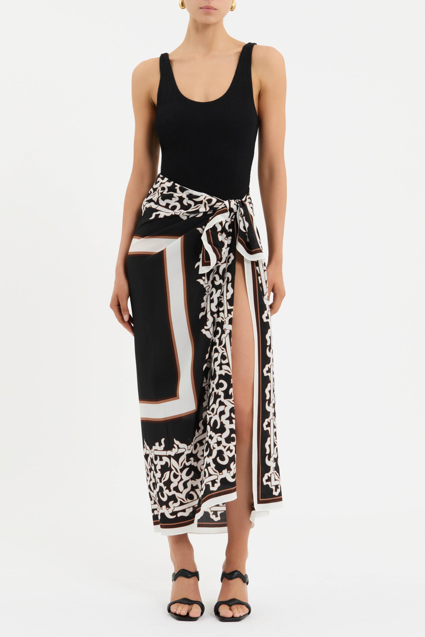 SUNDIA+SARRONG_2504-7047_PRINT_FRONT_1