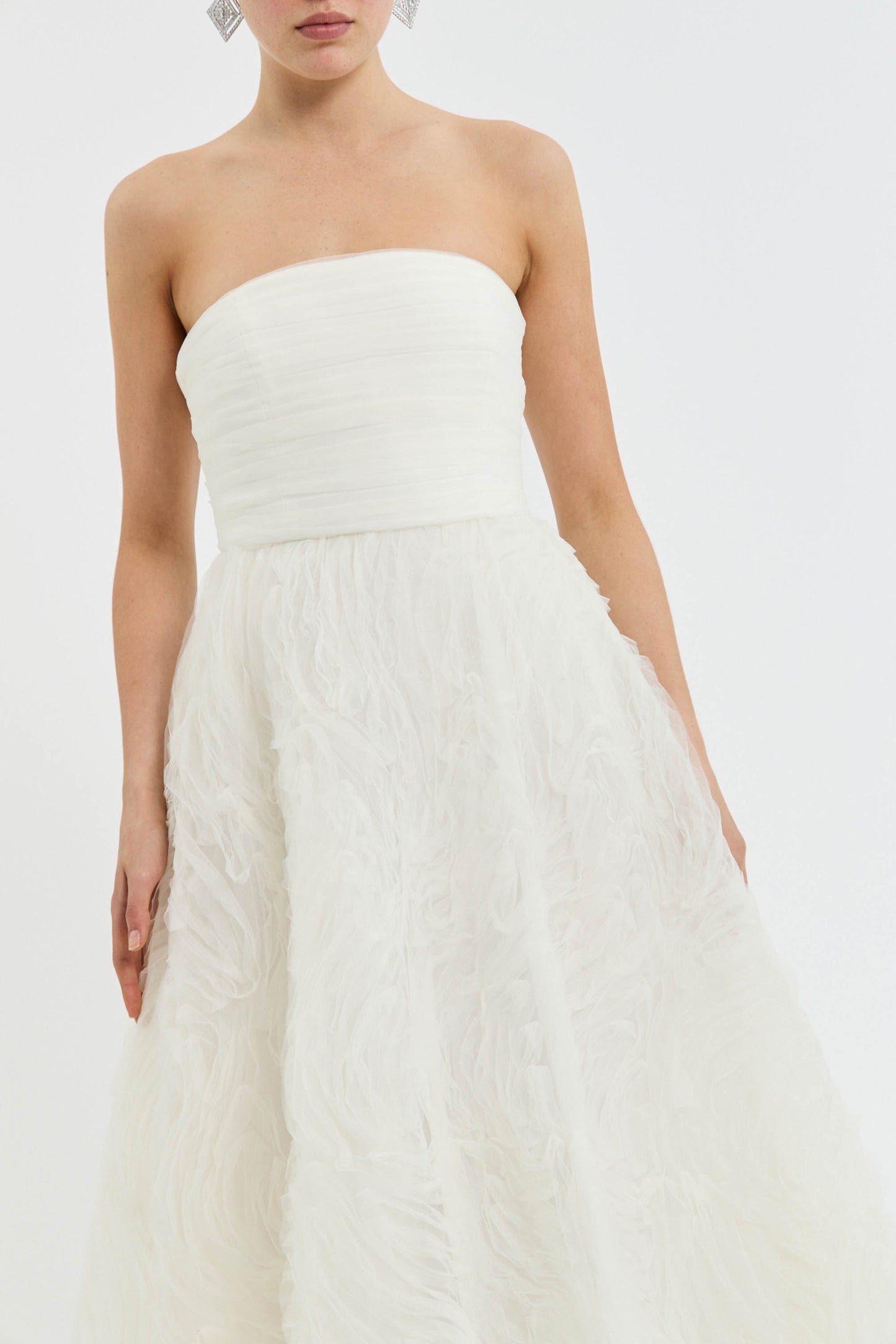 WILLOW+GOWN_RVBR-1828_IVORY_FEATURE+2_1