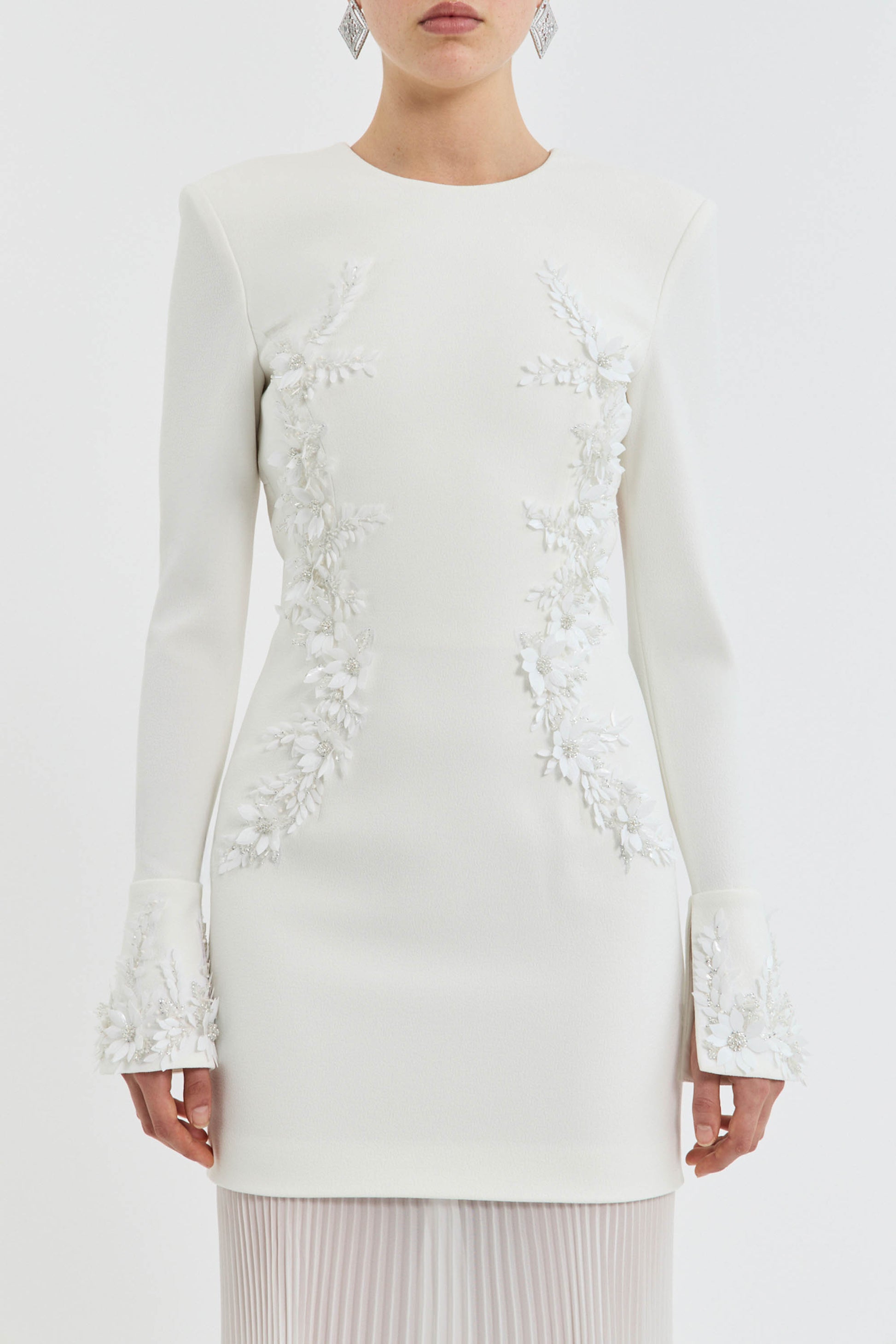 XANTHE+L_S+GOWN_RVBR-1210_IVORY_FEATURE_1