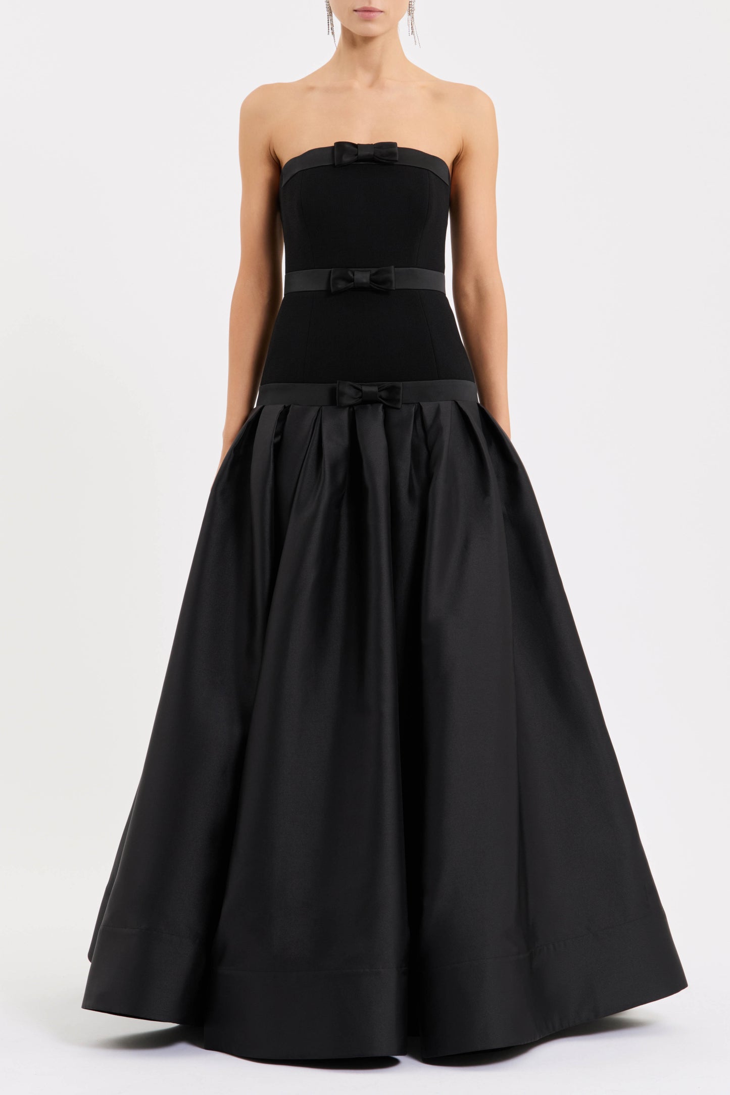 ZENDAYA+GOWN_2602-1592_BLACK_1549_1