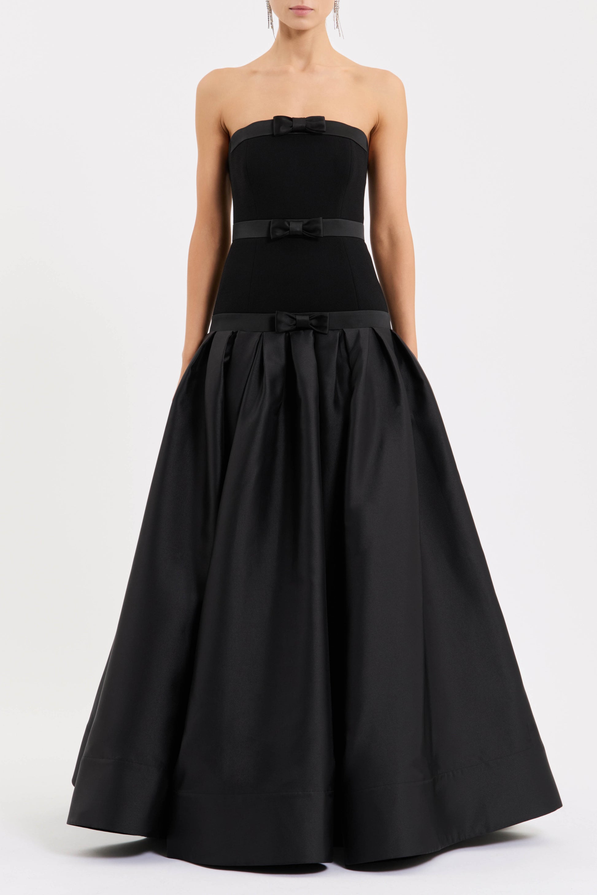 ZENDAYA+GOWN_2602-1592_BLACK_1549_1