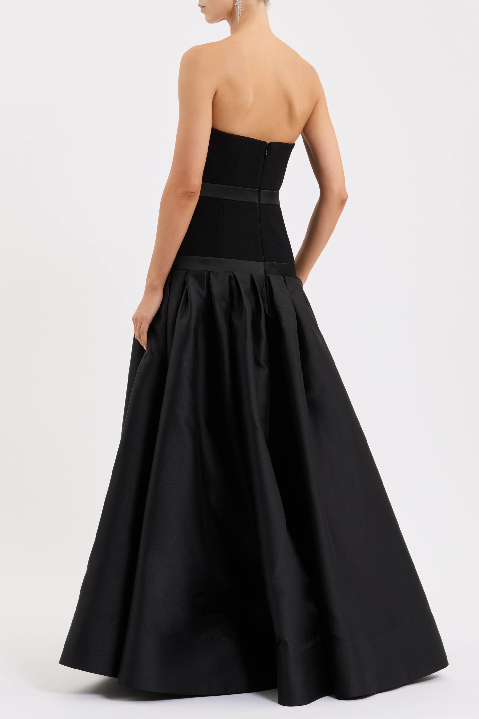 ZENDAYA+GOWN_2602-1592_BLACK_1579_1